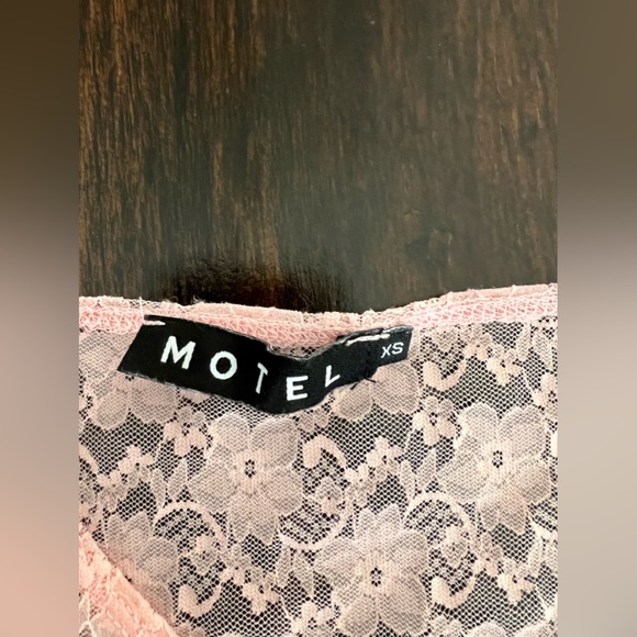 Motel Rocks MORTA CROP TOP IN LACE SWEET PINK - size XS - Picture 4 of 7